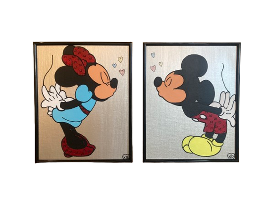 Disney’s Mickey and Minnie Mouse sending each other some love (set of 2)